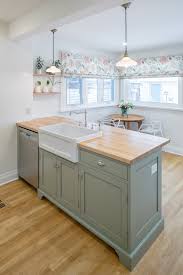 The island's four, with one end usually attached to a wall. Peninsula With Sink And Dishwasher Kitchen Peninsula Peninsula Kitchen Design New Kitchen Designs