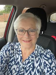 If my hair is blonde, and I want to go dark ro my natural almost black.  What product and colours should I use?