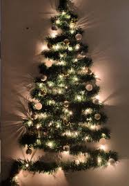Arbol De Navidad En Pared Decoracion Arbol De Navidad Ideas Para Arboles De Navidad Arbol De Navidad Pared