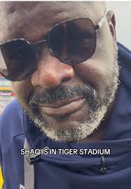 Shaq at Walkons Lsu Game