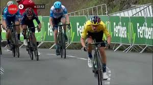 Slovenia's roglic absorbed a late attack from carapaz and then pulled away to cross the line 13 seconds ahead of his ecuadorian rival, with ireland's dan martin coming in third. Primoz Roglic Destroys Rivals In Sprint 2020 Vuelta A Espana Stage 1 Youtube