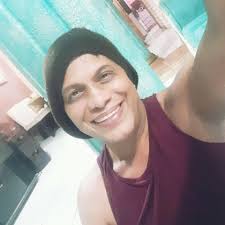 ANNA KARENINA (2012) La historia tiene lugar en el siglo XIX y explora las  relaciones entre los miembros de la alta sociedad rusa. Ana Karenina, una  mujer de la alta sociedad que