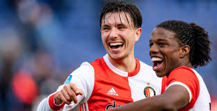 Ik hoop dat steven hun dat ook zegt. Honderd Procent Zeker Dat Berghuis Op De Lijstjes Staat Bij Ajax Voetbalprimeur Nl