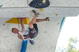 Leider habe ich das top nicht ganz erreicht, aber mit dem ersten platz bin ich zufrieden. Kletterstars In China Alpenverein