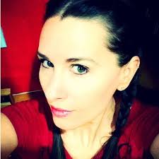 Francine Kinney's Instagram, Twitter & Facebook