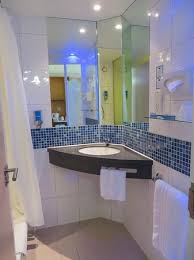 Premier inn hemel hempstead central. Paper Mill Pub Hinter Dem Hotel Picture Of Holiday Inn Express Hemel Hempstead Tripadvisor
