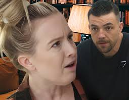 🚨🔥Elizabeth's Bold Move: Leaving Moldova with or without Andrei Sparks  Drama