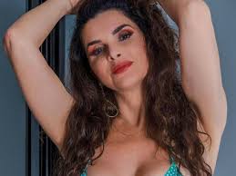 Luiza Ambiel compartilha nudes após queda de assinantes no OnlyFans:  Começaram a voltar