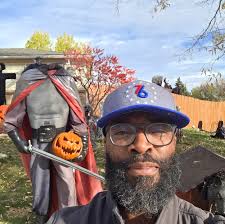 The Philadelphia Eagles OC Kevin Patullo keeps tipping his play-calling  hand. He's not tunneling his pitches. When Jalen Hurts is in shotgun, the  Eagles are passing 70% of the time! From under-center