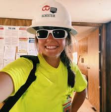 Hi ! I decided to changed career 2 years ago (I'm 29) from cartographer to  PYTHON DEVELOPER and I created and instagram account to motivate more  people like me who sometimes are