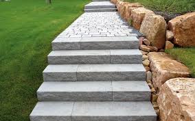 Trento Von Steinwerk Stufen Zu Naturlichkeit Gehort Ein Abgerundetes Harmonisches Gesamtbild Das In Sich St Aussentreppe Terrassenfliesen Treppenstufen