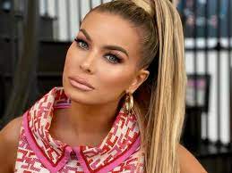 Tara leigh patrick (born april 20, 1972), professionally known as carmen electra, is an american glamour model, television personality, and entertainer. Carmen Electra Says Oxygen Facials Are The Secret To Her Glowing Skin