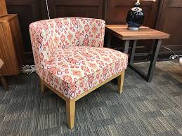 From sofas to cocktail tables, we have the right piece to tie your living room together. All Accent Chairs Algin Retro