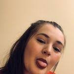 Stephany Roach's Instagram, Twitter & Facebook