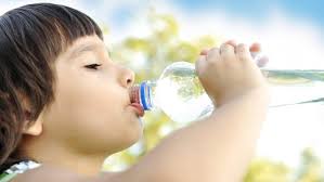 اهمية الماء للاطفال موقع حماية الغذاء الإخباري