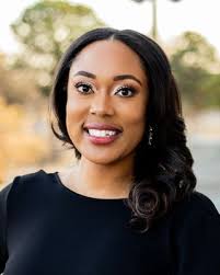 Jessica Hemphill's Instagram, Twitter & Facebook