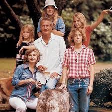 tbt Paul Newman and Joanne Woodward with their beautiful family ♥️🥀 #family  #paulnewman #joannewoodward #actorlife