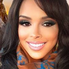 Listen Linda Magazine: Boss Moms Edition: Cox, Jacquiline, Parks, LaQuita,  Johnson, Melanie M, Cox Sr, Marvis, Smith-Cox, Jayden, Coleman, Carolyn,  Moses, AudreyAnn, Maria, Allaina, Clem, MsQueenie, Cox Jr, Marvis:  9798286885152: Amazon.com: Books