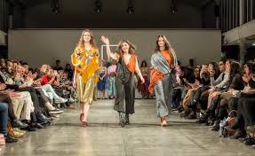 Lebih lanjut jurusan jurusan fashion design tidak hanya mempelajari tentang merancang desain, trend dan gaya berpakaian tetapi juga tentang ilmu bisnis dan kewirausahaan dengan muatan teknologi. Asyik Beasiswa S1 Dan S2 Jurusan Fashion Dibuka Lagi Topcareerid