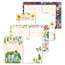 Katie Daisy 2020 2021 On The Go Weekly Planner 17 Month Calendar With Pocket Aug 2020 Dec 2021 5 X 7 Closed Hello Beaut In 2020 Planner Weekly Planner Daisy