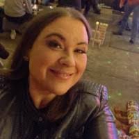 Laura Seaton's Instagram, Twitter & Facebook