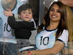 Messi was born one year before antonella and was close friends with antonella's cousin, lucas scaglia. Antonella Roccuzzo Everything We Know About Lionel Messi S Wife