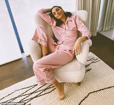 Gal gadot instagram profile has lot of factual photography about her filmography career. Gal Gadot Relaxes In Pink Pjs Gifted To Her By Robin Wright After The Premiere Of Wonder Woman 1984 Duk News