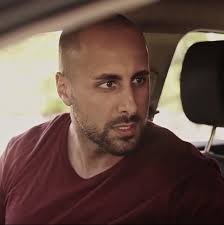 That smile says it all! Gen Papadopoulos is currently living in a lovely  creative bubble just outside Paris while studying at the highly prestigious  Ecole Philippe Gaulier's school. Monsieur Philippe Gaulier has