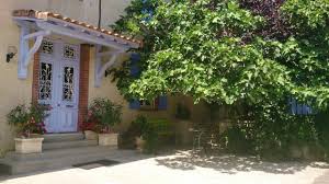 The phrase literally translates to mean host's table and refers to the practice of providing. Chambres Et Tables D Hotes Au Pres De Ma Blonde Senouillac Updated 2021 Prices