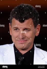 Semino Rossi, argentinischer Saenger, fotografiert am 19. September 2008  waehrend der Probe zur Sendung "Musikanten Stadl" in Muenchen. Rossi pflegt  trotz seines zwischenzeitlichen Ruhms in der Schlagerbranche weiterhin alte  Freundschaften. Der 46-jaehrige