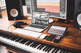 Minimalist Studio Setup By Film Composer Borrtex What Do You Think About This Minimalism Setup Studio Setup Recording Studio Home Home Studio Music