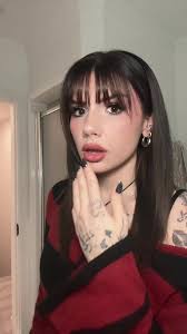 i was going for hot & goth 💔