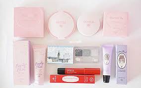 Emina kosmetik sudah banyak dikenal oleh pasar dalam negeri, produk kecantikan ini dibawa oleh pt. Rekomendasi Produk Emina Lengkap Dengan Harga Blog Unik