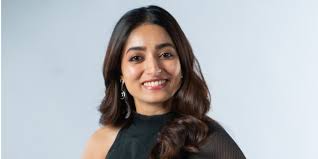 The first look of Check In Cheque Out