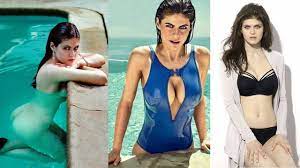 Hottie Alert: Try Not To Sweat Over This Hot Revealing Picture Of Alexandra  Daddario