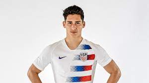 Back in july reinaldo rueda called rueda called soto directly on 10 july to make his international debut with the first team with chile and. Who Is Sebastian Soto The Hannover Striker Who Could Be The Next American To Star In Germany Goal Com