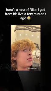 Anna Niles's Instagram, Twitter & Facebook