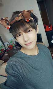 Young forever run (ballad mix) run (alternative mix) youth introduction: Pin By Eldorado On Bangtan Boys Bts Christmas Kim Taehyung Bts V
