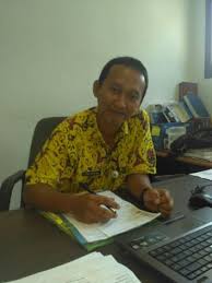 Sekretariat daerah adalah seseorang yang mempunyai tugas membantu kepala daerah dalam penyusunan kebijakan dan pengoordinasian administratif pelaksanaan tugas perangkat daerah dan pelayanan administratif. Jaringan Dokumentasi Informasi Hukum Provinsi Kepulauan Bangka Belitung