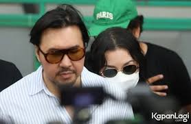 8 Potret David Bayu Setia Dampingi Audrey Davis di Sidang Kasus Video Syur,  Tunjukkan Dukungan Penuh untuk Putrinya