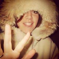 Carrie Ingram-Drake (carrieingramdra)