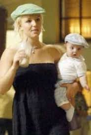 Testo della canzone there's only two types of people Anak Britney Spears Alami Insiden