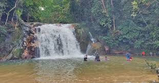 8 senarai air terjun di selangor & kl yang best untuk berkelah. Segarkan Minda Di Air Terjun