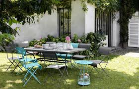 Pour des têtes à têtes, en famille ou pour les plus grandes tablées, nos tables, aux dimensions diverses, conviennent à de nombreuses configurations que l'on soit seul ou jusqu'à 14 personnes. Table A Allonges Romane Table De Jardin Table Jardin 14 Personnes