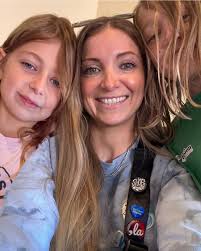 𝐇𝐚𝐳𝐢𝐞 𝐃𝐚𝐢𝐬𝐲 𝐁𝐨𝐰 𝐂𝐨 ✿ 𝐉𝐮𝐥𝐞𝐬 (@haziedaisybowco) ·  Instagram 照片和视频