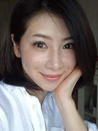 18歳に見える48歳 水谷雅子のたるみゼロな小顔は 毎日3 5分の で出来ていた 水谷雅子 ビューティー 美髪
