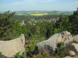 The route leads through the famous affensteine and on the 458m high carolafelsen. File Jonsdorf Carolafelsen 3 Jpg Wikimedia Commons