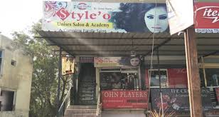 When looking for salons near me can be very frustrating for most people. Styleo Matrix Hair And Beauty Salon And Makeup Studio Address Guru