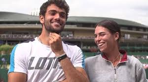 Della classifica mondiale, quel matteo berrettini che in tre mesi ruggenti (semifinale all'open usa più atp è reduce dalla lunga quarantena a boca raton, in florida, insieme alla fidanzata tennista ajla. Video Berrettini Intervista Doppia Con La Fidanzata Che Risate Video Gazzetta It