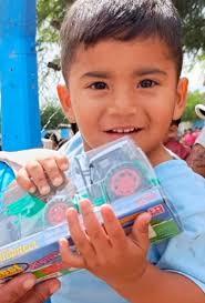 La Comisión Municipal de Garza llevó alegría navideña a niños del pueblo y  de 40 parajes rurales